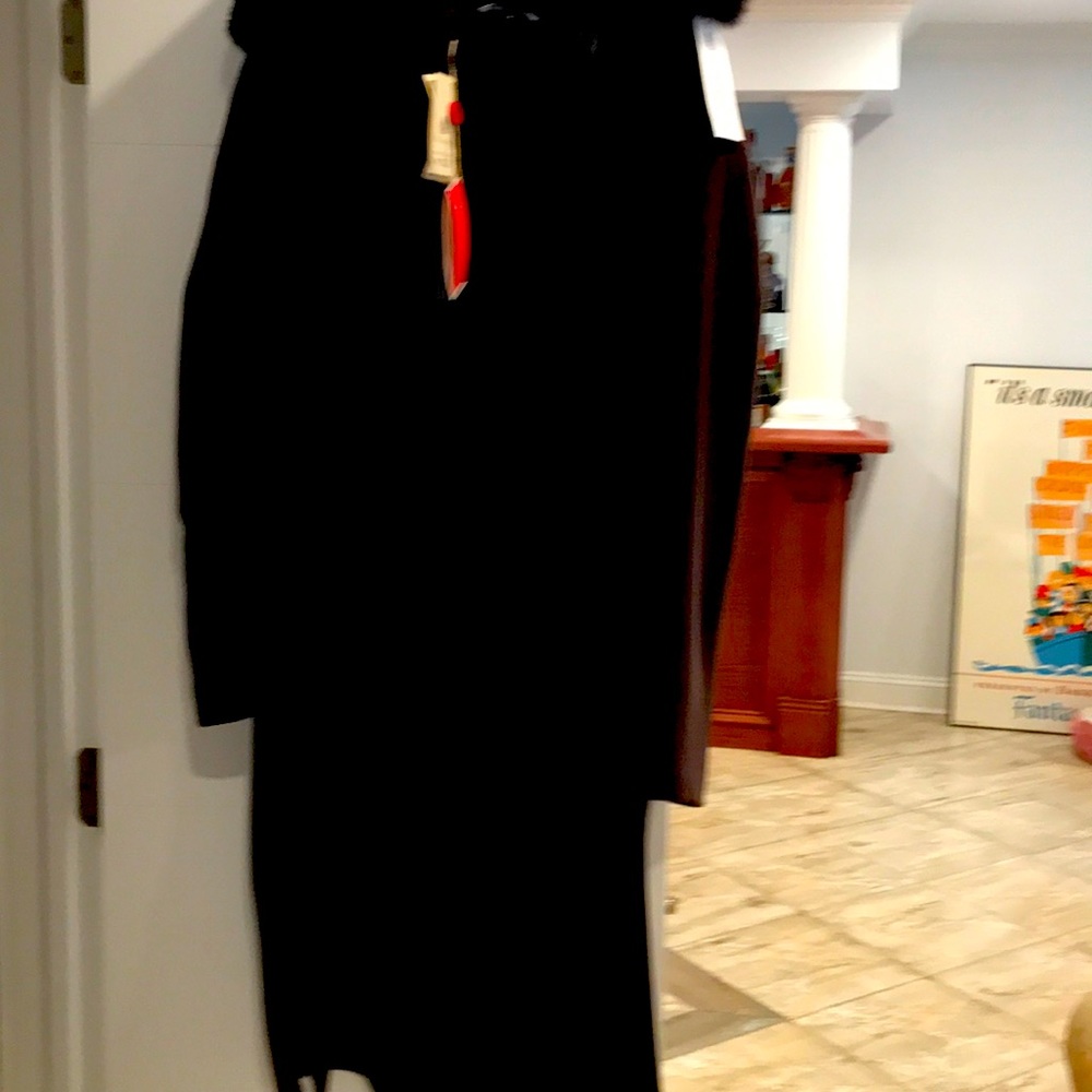 Italian wool coat with fur collar brand new